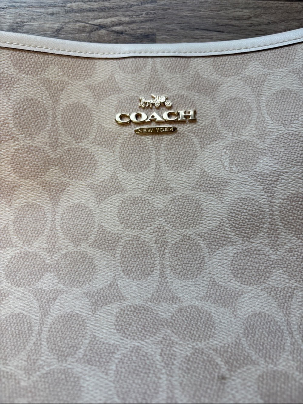 LIKE NEW Coach City Bucket Bag in Signature Canvas - Picture 5 of 13